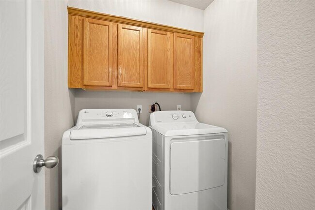 Building Photo - 1609 Hueco Mountain Trail