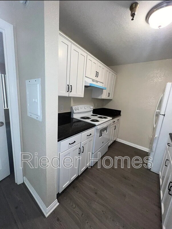 Building Photo - 5252 Orange Ave