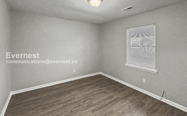 Building Photo - 1024 4th Ave W