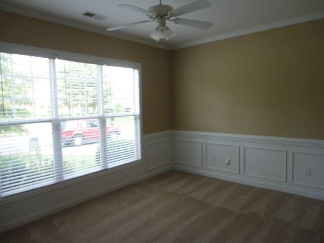 Building Photo - 2005 Semmes Ln