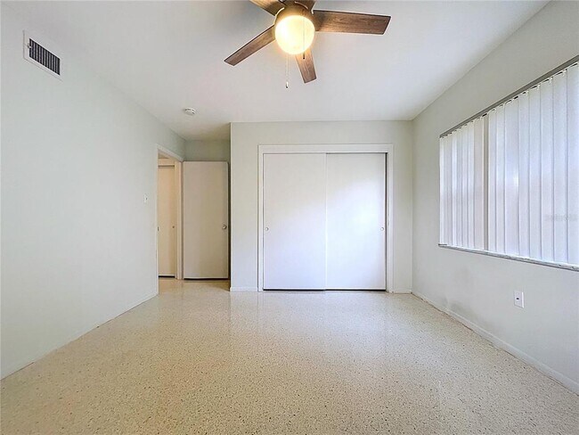 Building Photo - 1601 Riverhills Dr