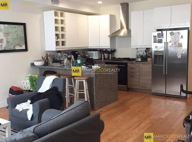 Building Photo - 273 Dorchester St