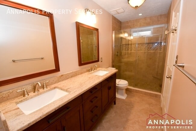 Building Photo - 714 Old Love Point Rd