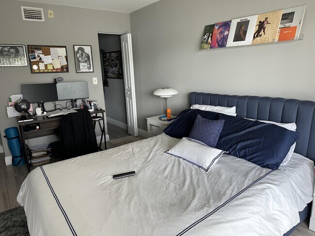 Building Photo - 5200 NW 31st Ave