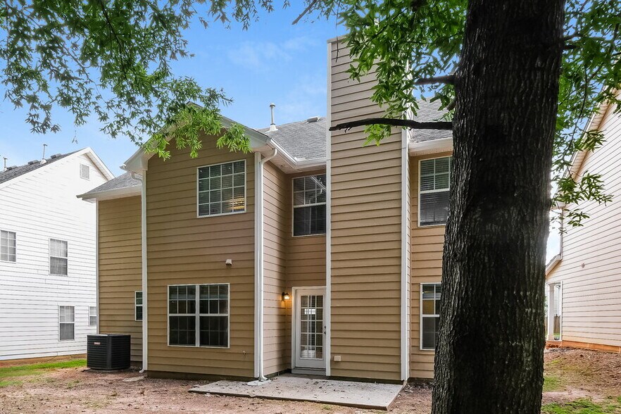 Building Photo - 45 Churchill Park Dr