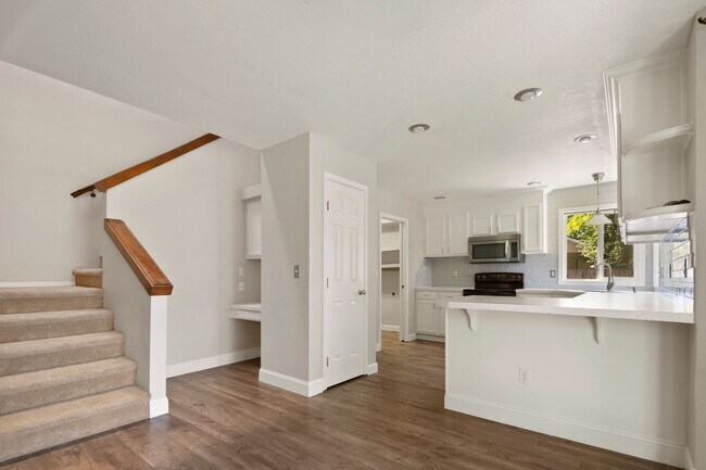 Building Photo - Discover this charming 4-bedroom, 2-bathroom home in Meridian!