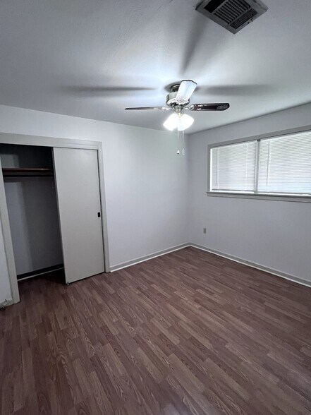 Building Photo - 3022 Wilshire Dr