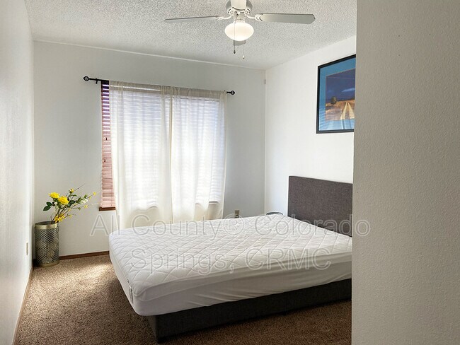 Building Photo - 1378 Grass Valley Dr