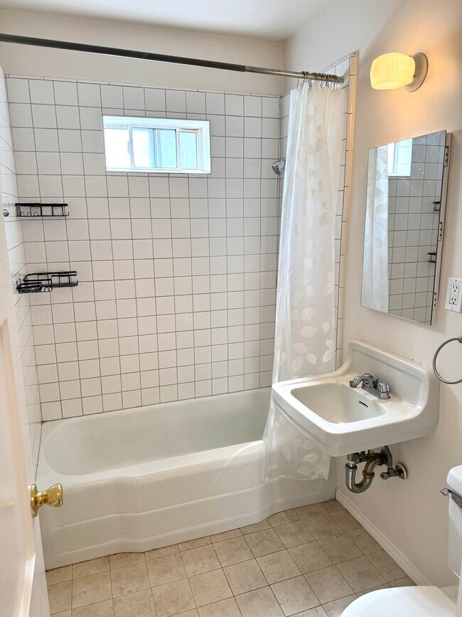 Bathroom - 1037 Ocean Park Blvd