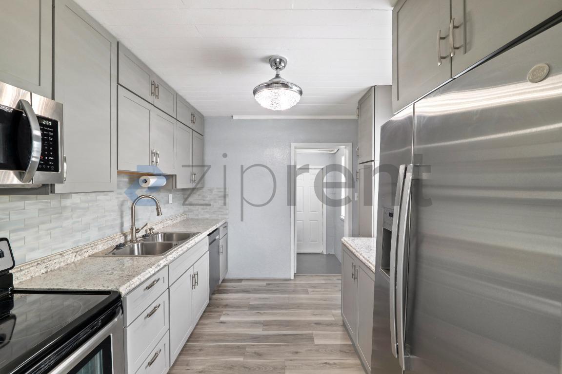 Building Photo - Unit