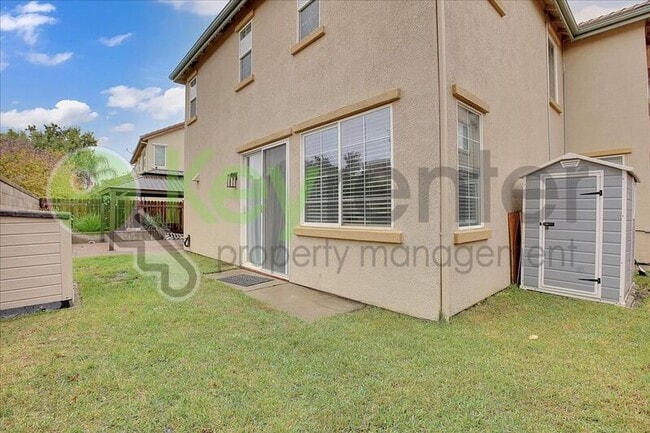 Building Photo - 461 Anjou Cir