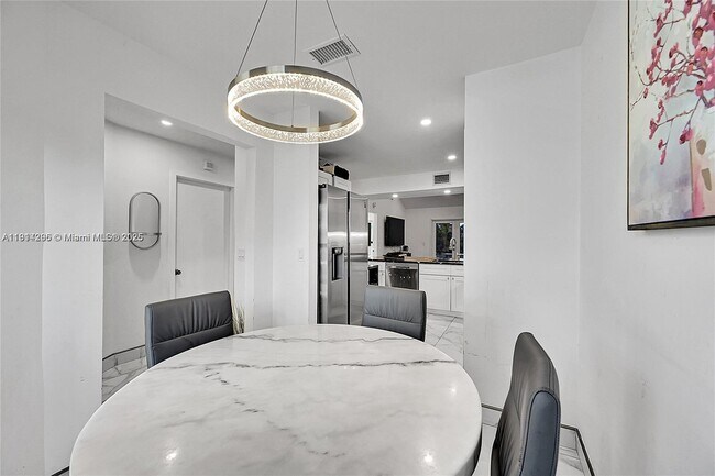 Building Photo - 18578 Woodstream Dr