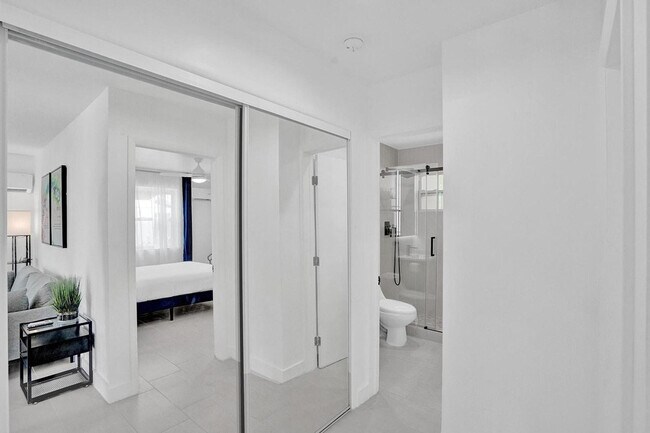 Building Photo - 208 SE 4th St