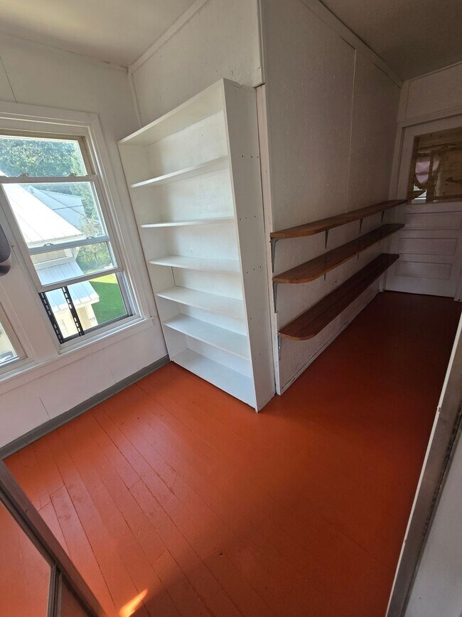 Building Photo - 3334 Michigan St