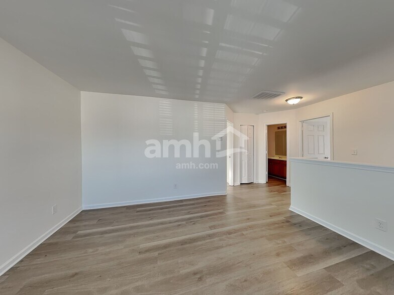 Building Photo - 1019 Green Terra Rd