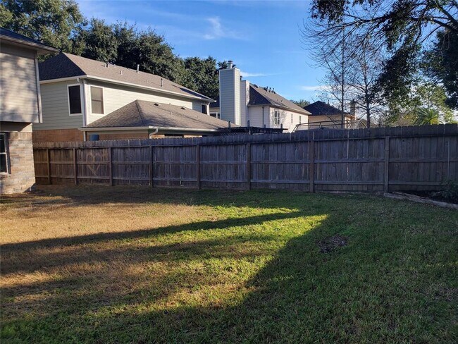 Building Photo - 2111 Aberdeen Dr