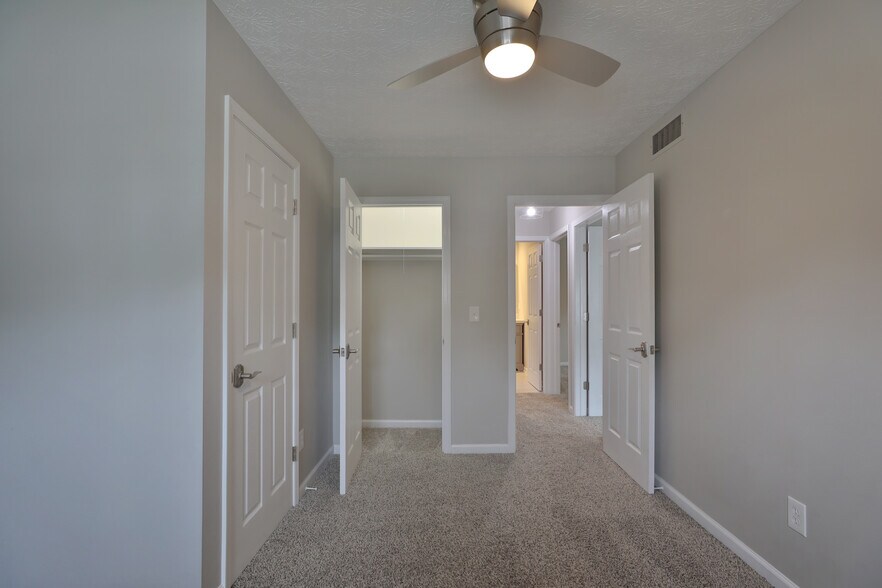 Building Photo - 7002 Wethersfield Pl