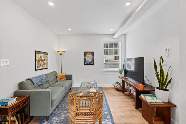 Building Photo - 2808 Jefferson St