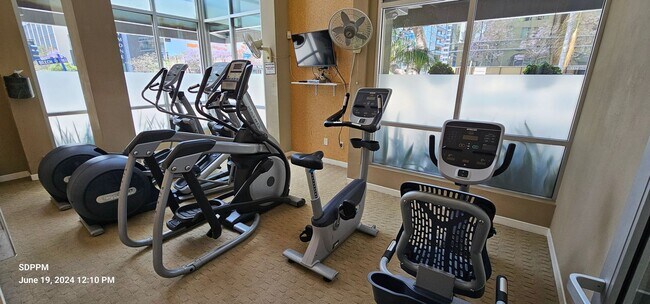 Building Photo - DOWNTOWN SAN DIEGO - LITTLE ITALY Nice 2 Bedroom 2 Bath Condo in Piazza Palermo. AVAILABLE NOW!