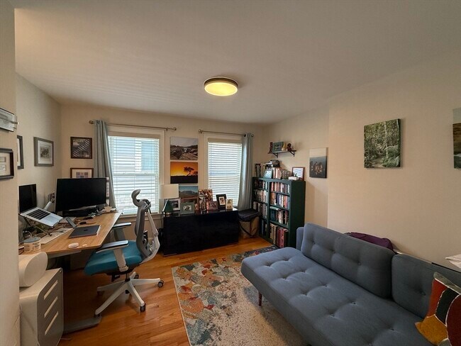 Building Photo - 24 Shapley Ave