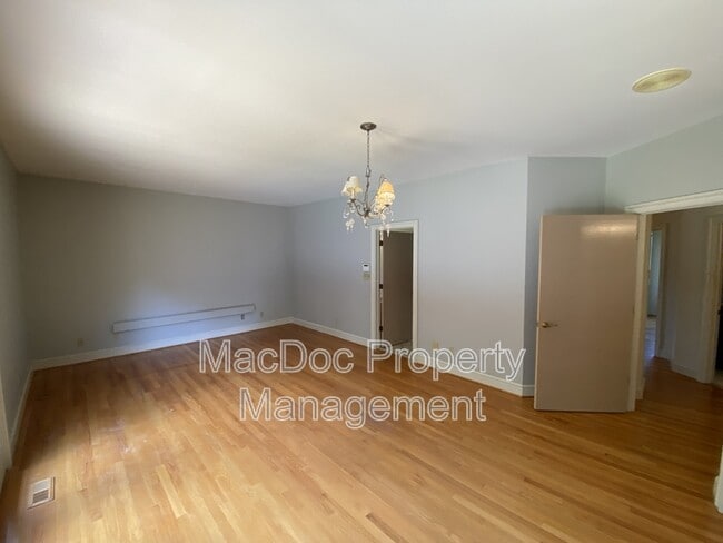 Building Photo - 11225 N Club Dr