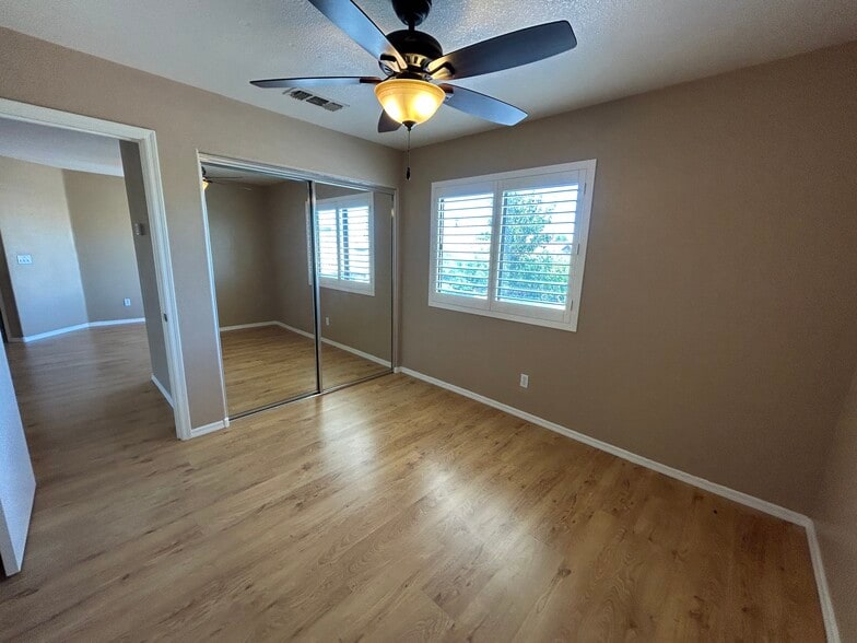 Building Photo - 4334 E Anderson Dr