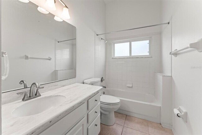 Building Photo - 25316 Crestwater Dr