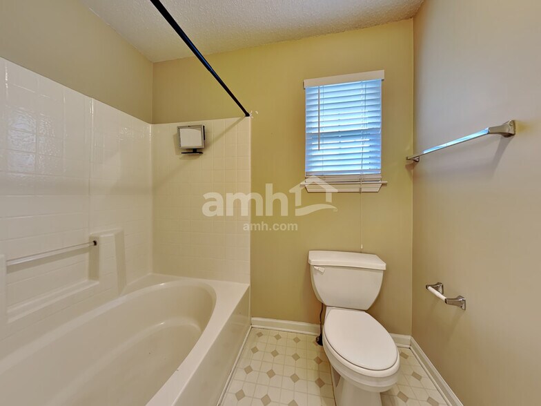 Building Photo - 3826 Tidewater Way NW