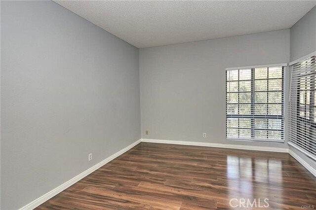 Building Photo - 941 W Carson St