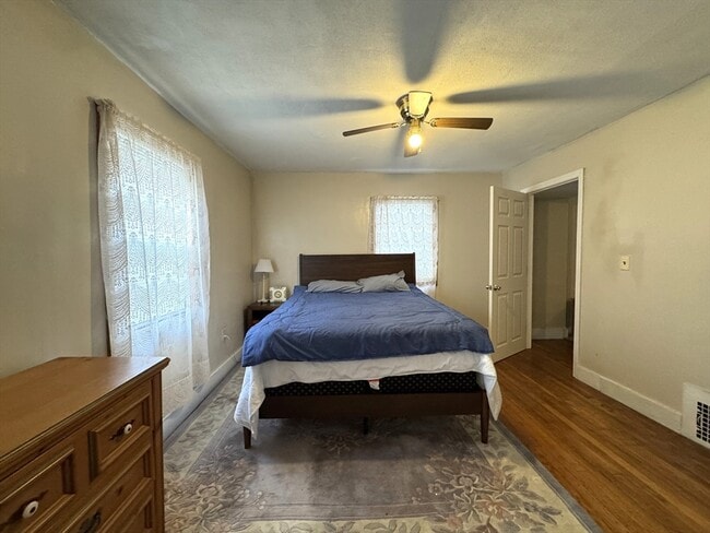 Building Photo - 30 Thorpe St