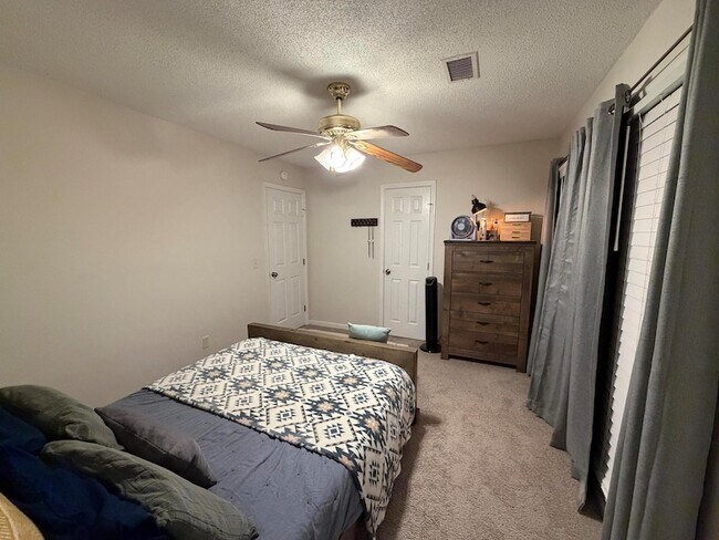 Building Photo - 101 Egret Ave