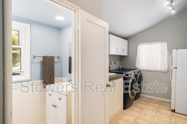 Building Photo - 714 Glenside Cir