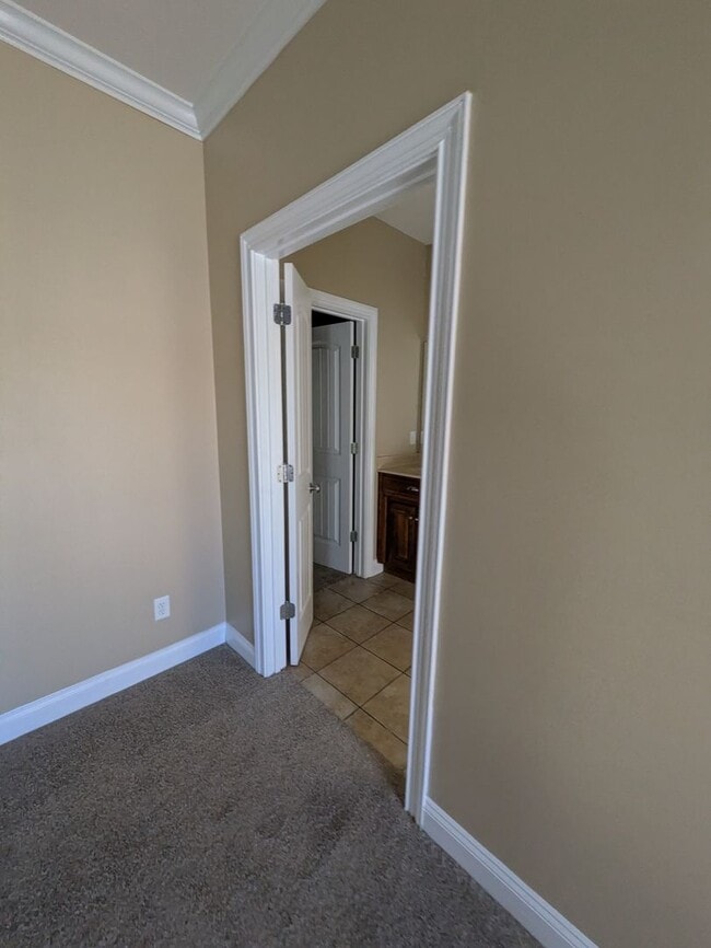 Building Photo - Cute home located in the heart of Valdosta!