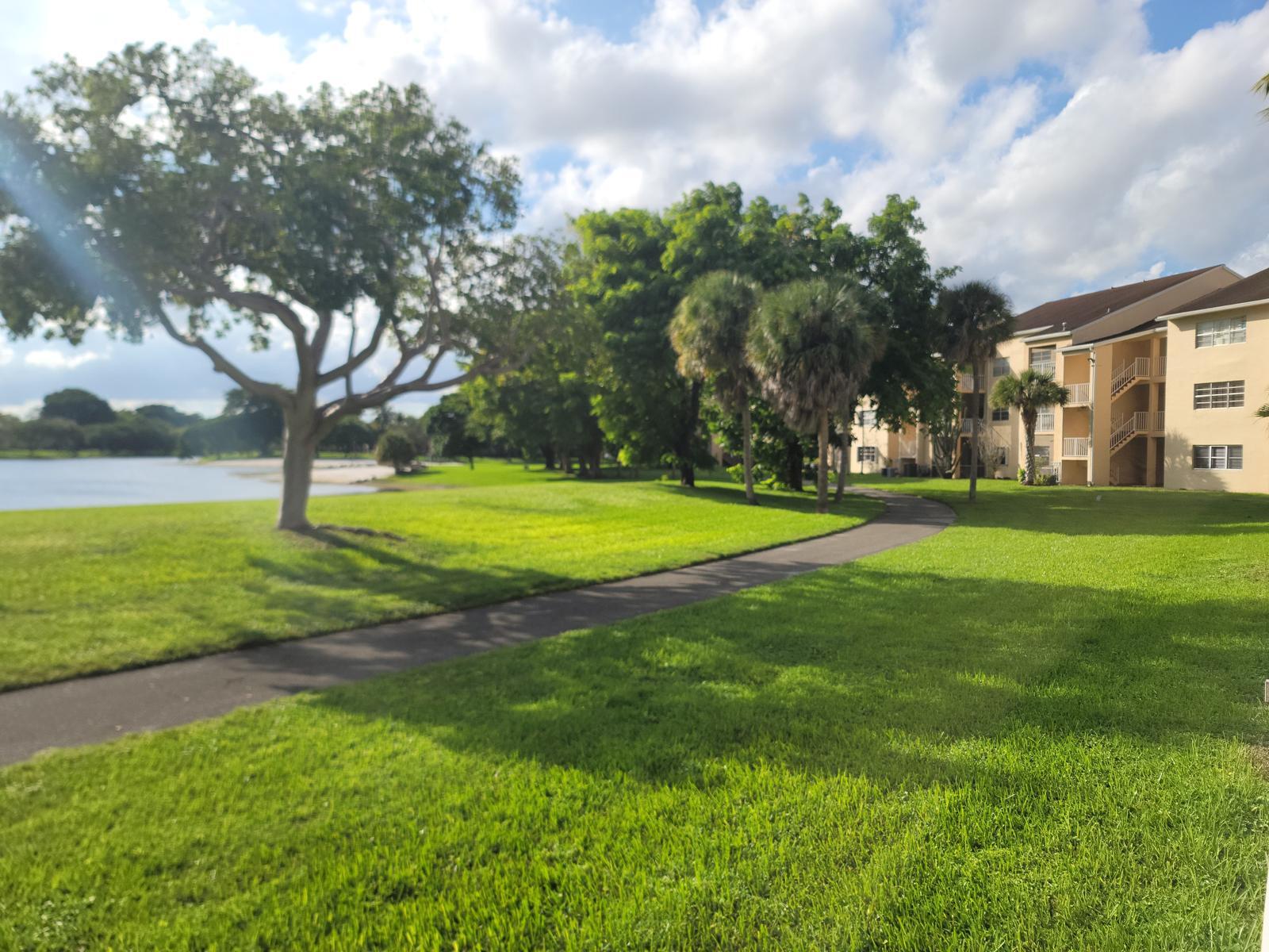 Building Photo - 15285 SW 107th Ln