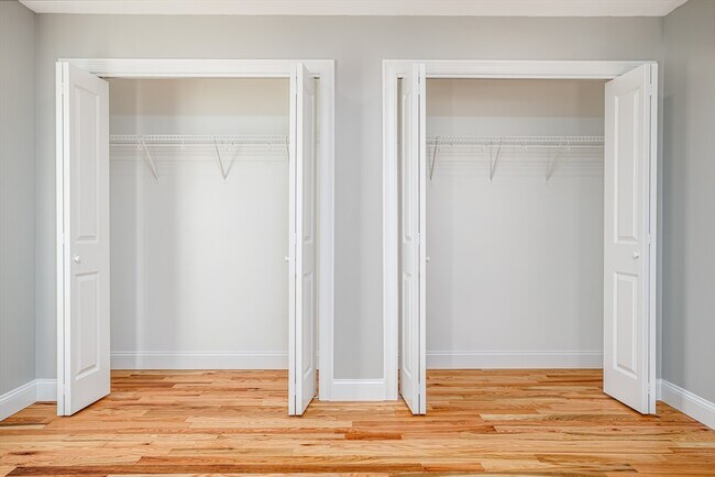 Building Photo - 31 Milton St