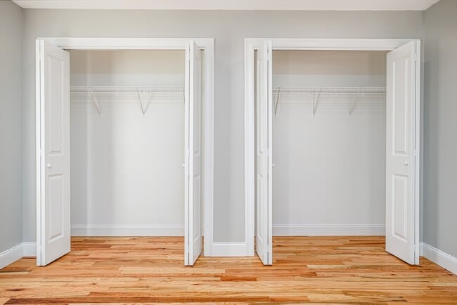 Building Photo - 33 Milton St