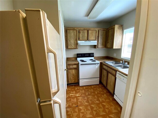 Building Photo - 4148 Pershing Pointe Pl