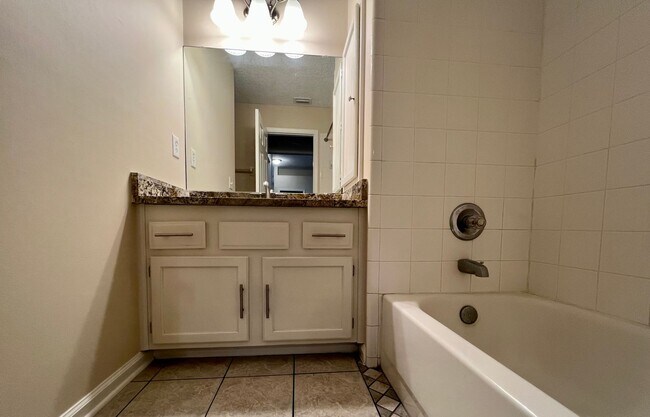 Building Photo - Beautiful home in Pace Island Available Now!