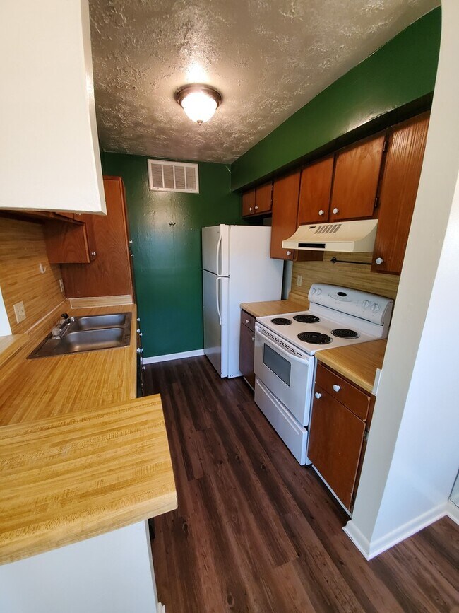 Building Photo - Bryan (Very Near to Northgate) SUBLEASE 1 Bedroom / 1 Bath  Condo near TAMU!
