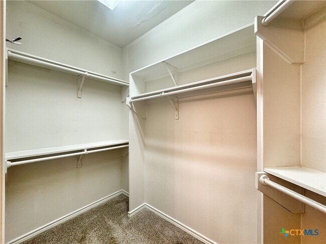 Building Photo - 2263 Kensington Way