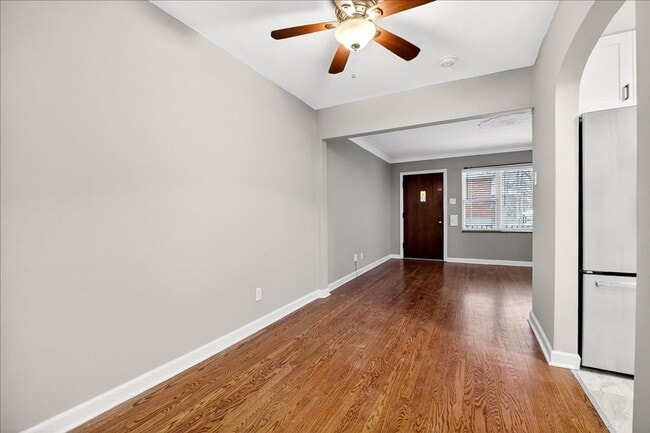 Building Photo - Robbie Junior