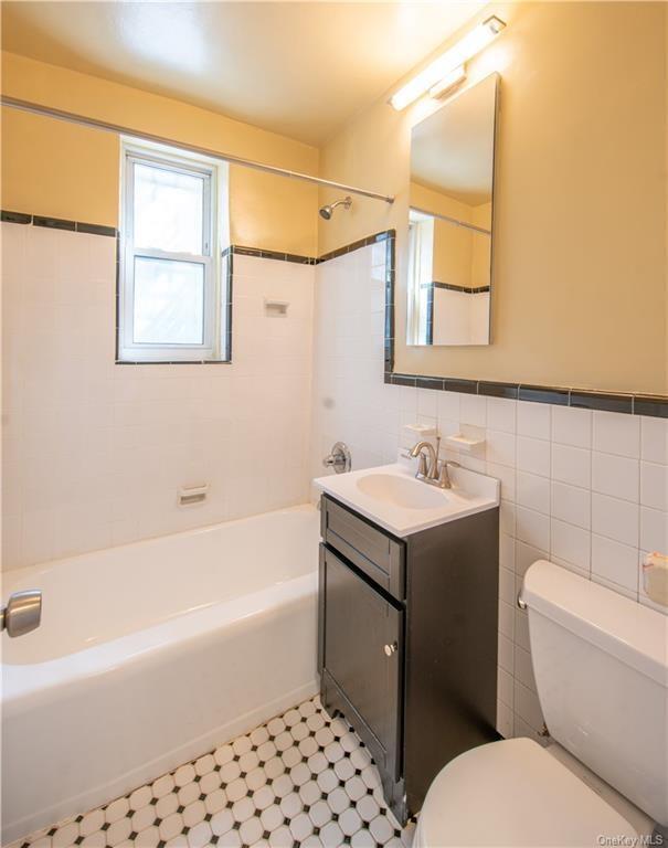 Building Photo - 1133 Midland Ave