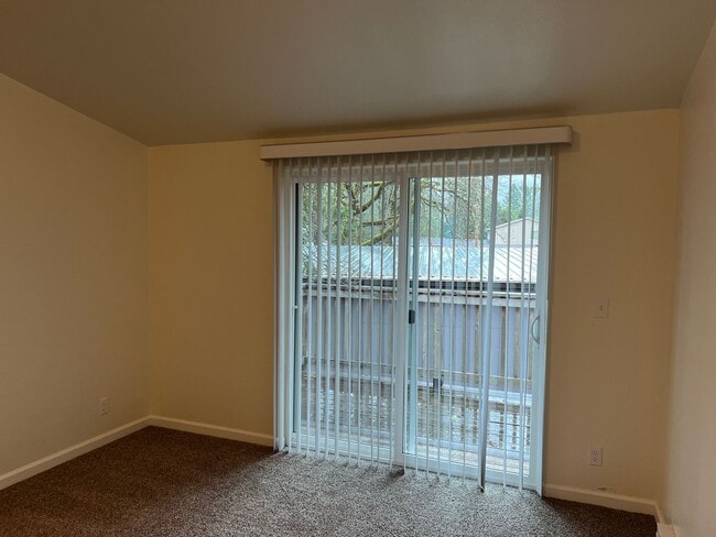 Building Photo - debd01