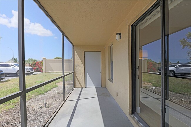 Building Photo - 5327 Summerlin Rd