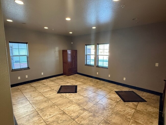 Building Photo - 2-Story Rodeo Home with Beautiful Spacious...