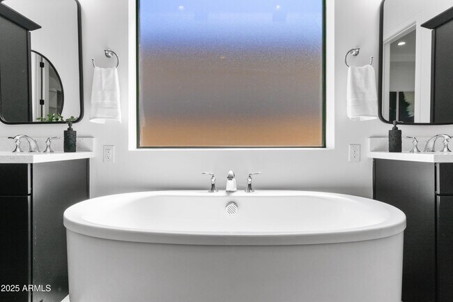 Building Photo - 3890 E Andalusia Ave