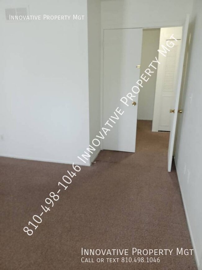 Building Photo - 6012 Holiday Gardens Dr
