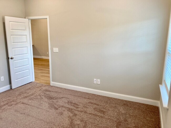 Building Photo - BRAND NEW TOWNHOME IN GROVETOWN GEORGIA