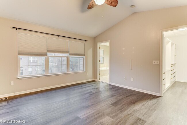 Building Photo - 41101 Maplewood Drive
