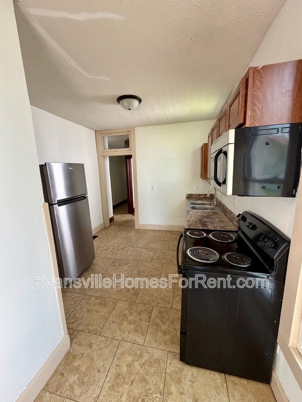 Building Photo - 924 SE 6th St